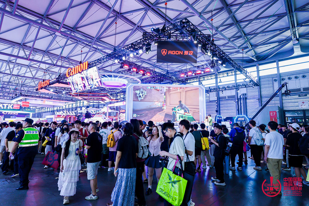 与AI同游!2026年第二十三届ChinaJoy盛大开幕! https://cms3.chinajoy.net/157/upload/resources/image/103361.jpg?token=Bearer eyJhbGciOiJIUzUxMiJ9.eyJpc3MiOiJlY2hpc2FuIiwic3ViIjoie1wiY2xpZW50XCI6XCJXRUJcIixcInR5cGVcIjpcIlVTRVJcIixcIm5hbWVcIjpcInVzZXIyX2FwaVwiLFwic2lnbmF0dXJlXCI6bnVsbCxcImV4cGlyZXNfaW5cIjoxODAwMDAwMH0iLCJpYXQiOjE3ODU1NzI3NDYsImV4cCI6MTc4NTU5MDc0Nn0.HPnAxiidYD1k7VkgJAD_0D0Wu1tmwQ6G_gTyksby3y2UZCbUy9DUdn6tHTLCCrc3fJB-Ny2umh8wrpsCHGvtJw
